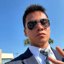 Hey, I'm Layla Flora! I am from Indiana and plan to study business this  fall semester . My favorite things are summer, the beach, and my dog! I am  excited to meet