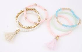 Tidak memakai perhiasan, kecuali cincin kawin yang tidak berhias (polos). Lemoer Bohemian Manis Permen Warna Multilayer Manik Jamban Gelang Gelang Pulseiras Feminina Joker Pesona Elastis Wanita Perhiasan Bead Tassel Bracelet Tassel Braceletpulseira Feminina Aliexpress