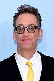 He is 57 years oldas of now and his zodiac sign is cancer. Tom Kenny Nettowert July 2021