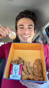 Regina Pizzeria Review in Boston, Massachusetts #pizza #pizzareview #f...