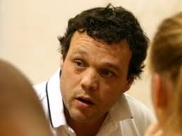 Orléans student took showers to scrub away teacher's advances, court hears 