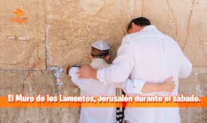 Herodes el grande construyó las capas más antiguas del muro entre los años 20 y 19 a.c. El Muro De Los Lamentos Jerusalen Durante El Sabado