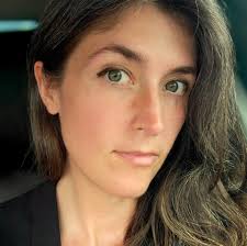 my cat just woke me up with a dead rat in my bed... 🤦🏽😭🤷🏽 i was  petting him!! 😭😭😭 (not the rat. the cat! with the rat in his mouth!!)  aye yi yiiiiiii.