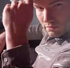 🔥 Donna 🔥 Irgendwie habe ich mich bei allen bisherigen Songtexten etwas  von den Pferden und meinem Leben als Pferdejungen „abgrenzen“ wollen.  Wahrscheinlich weil ich zeigen möchte, dass ich „mehr“ als das