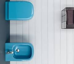 La nuova tendenza le tendenze bagno 2021 suggeriscono un notevole cambiamento di stile, relativo al colore dei sanitari. Sanitari Colorati Per Bagni Alla Moda