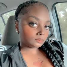 Sandra Portis's Instagram, Twitter & Facebook