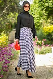 En Sik Tesettur Ekose Etek Modelleri Moda Tesettur Giyim Moda Stilleri Etek Ekose