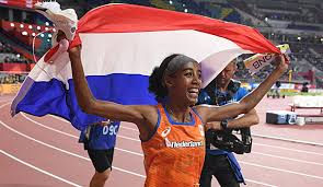 She will run in the 5,000 final at 8. Leichtathletik Wm Sifan Hassan Rennt Mit Europarekord Zu 1500 M Gold