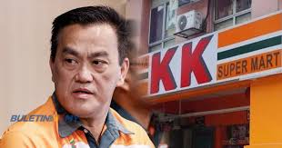 VIDEO] Pengasas KK Mart, isteri mengaku tidak bersalah, lukakan perasaan  agama lain