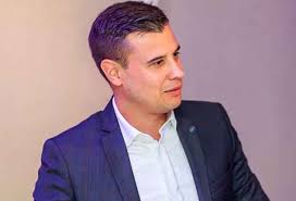 Spitalul clinic militar central (scmc) este dotat cu tehnică medicală modernă şi de calitate înaltă. Ei Sunt Medicii Care Au FÄcut O OperaÈie In PremierÄ La Spitalul JudeÈean ArgeÈ Universul Argesean
