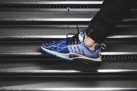 Release Reminder Nike Is Bringing Back Two Og Colorways Of The Air Presto From 2000 The Brutal Honey And The Tr Manner Turnschuhe Sneaker Nike Presto