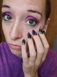 💚💎Mystic Jade💎💚 Minerals & gemstones are great for nail inspiration