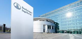 Boehringer Ingelheim remodela su cúpula y releva a su director médico