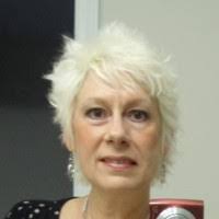 Lisa Walston's Instagram, Twitter & Facebook