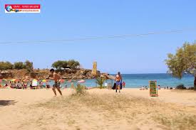 Σύμφωνα με την καταγγελία, ένας 37χρονος υπήκοος πακιστάν προχώρησε σε άσεμνες πράξεις κατά νεαρών κοριτσιών κοντά στις ντουζιέρες της παραλίας. Pame Gia Mpanaki Stis 2 Paralies Twn Agiwn Apostolwn Sta Xania Krhth Poleis Kai Xwria