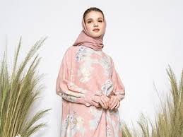 Cara yang pernlu dilakukan adalah dengan berkumur air garam. 5 Hal Yang Perlu Diperhatikan Saat Pakai Kaftan Di Hari Raya