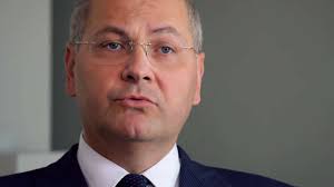 Large project management in oil and gas