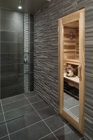 Bad Sauna Planen Anthrazit Graue Fliesen Holz Tuer Badezimmer Im Keller Keller Badezimmer Ideen Dunkle Badezimmer
