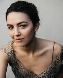 Ellie Dickinson's Instagram, Twitter & Facebook