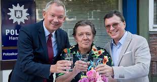 Der schauspieler jan fedder spielte in „großstadtrevier den polizeioberkommissar dirk matthies. 50 Film Und Buhnenjubilaum Grossstadtrevier Ard Das Erste