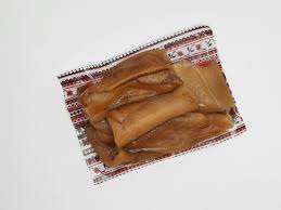 Slanina de curata de soric si se taie in bucati patrate mai mari iar cele cu bucati de carne pe jumarile de porc se pot intrebuinta sub diferite forme, in diferite mancaruri sau chiar si asa simple. Sorici De Porc Parlit Winklerswurst Ro