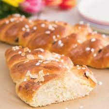 wunderbar fluffig und saftig mit diesem einfachen grundrezept gelingt auch anfangern der beste hefezopf sei es pur bester hefezopf rezepte lebensmittel essen