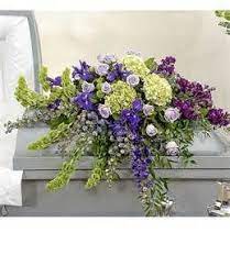 Find the perfect flower casket stock photos and editorial news pictures from getty images. Casket Sprays For Men Bing Images Casket Flowers Funeral Flower Arrangements Funeral Flowers