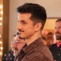 100+ profils pour “Kirk”