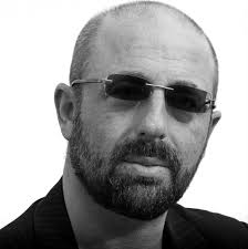 🎻 In un'Orchestra Sinfonica Nazionale composta da prestigiosi musicisti  provenienti da tutta Italia e da diversi Paesi del mondo, spicca un  violinista squisitamente torinese: Giuseppe Lercara. 🎼 Dal 1982 è parte  della