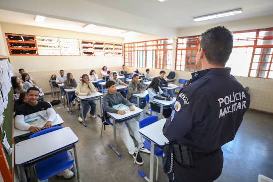 Com modelo aprovado por pais e comunidade, DF terá mais 25 escolas cívico- militares - Secretaria de Estado de Educação - Secretaria de Estado de  Educação