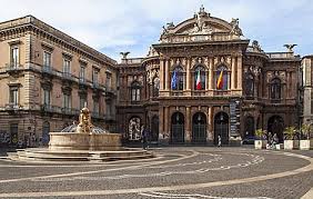It is the second largest city in sicily with the metropolitan area reaching one million inhabitants, a major transport hub. Kreuzfahrten Nach Sizilien Catania Italien Royal Caribbean Cruises