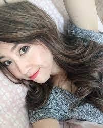 Aimee Vang's Instagram, Twitter & Facebook