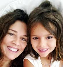 Las fotos de la primera comunión de Olivia, la nieta mayor de Andrea  Frigerio