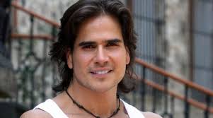 Me estoy enamorando.spodaj lahko vidite, kako je izgledal v otroštvu. Telenovela Daniel Arenas L Un Des Acteurs Apollons Encore Celibataire En 10 Points Africa Top Success
