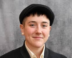 Cari Chaney's Instagram, Twitter & Facebook