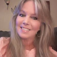 Angelique Calhoun's Instagram, Twitter & Facebook