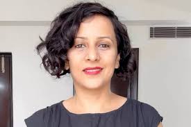 Stylist Shweta Mathur Shares Rules To Accessorise a Plain Dress