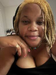 💔 Alicia Ortiz, a 19-year-old with AD/HD, is suing the Hartford,  Connecticut school system after graduating high school unable to read or  write. Despite being diagnosed with learning difficulties in first grade,