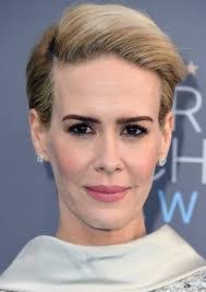 Viola Robertson's Instagram, Twitter & Facebook