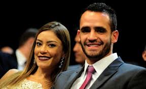 Noiva de Renato Augusto dá mais um prêmio ao armador: "Melhor marido"