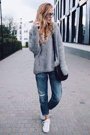 35 Outfits That Prove You Can Look Chic On Sneakers Be Daze Live Stylish Winter Outfits Boyfriend Jeans Outfit Casual Chic Outfit