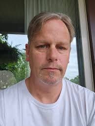 they really look like a twin.