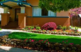 20 Simple But Effective Front Yard Landscaping Ideas Front Garden Design Small House Garden Front Garden Landscape