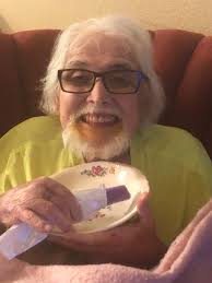 I consider myself a “ low maintenance “ kinda woman … I don't need a fancy  car … Honda suites me well … I don't like fancy purses … a backpack 🎒