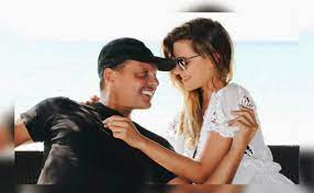 Lareconocida influencer mexicana disfrutó de la celebración que organizó en el 2013, michelle salas y diego boneta fueron captados en más de una oportunidad, pero ninguno de los dos quiso confirmar que fueran pareja. La Turbulenta Relacion Entre Luis Miguel Y Michelle Salas De10