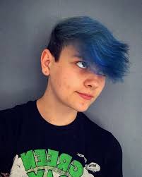 While hairstyles that incorporate emo bangs may feel a little too 2006 for your taste, this the two defining qualities that separate emo bangs from other bang styles are straight hair and subtle volume. 15 Classy Emo Hairstyles For Boys 2021 Trend Child Insider