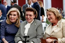 Γεννήθηκε στην αθήνα και μεγάλωσε στην ερμιόνη. H Marianna Bardinogiannh Epikefalhs Twn Ekdhlwsewn Gia Ta 2 500 Xronia Apo Thn Maxh Twn 8ermopylwn Zarpanews Gr