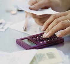 The total cash compensation, which includes base, and annual incentives, can vary anywhere from $61,902 to $84,745 with the average total cash compensation of $72,642. Dealing With Mortgage Loan Officers And Brokers