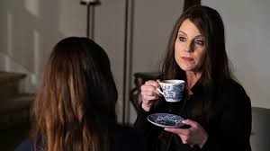 Wer sich nicht weiter auf die folter spannen will, kann staffel 6 wann und wo es beliebt im stream von amazon video sehen. Pretty Little Liars Ticktack Ihr Schlampen S7e1 Netzwelt