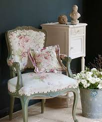 Shabby chic bedroom with dark furniture. Color Of The Month September 2015 Stormy Weather Arredamento Coprisedia Idee Arredamento Soggiorno
